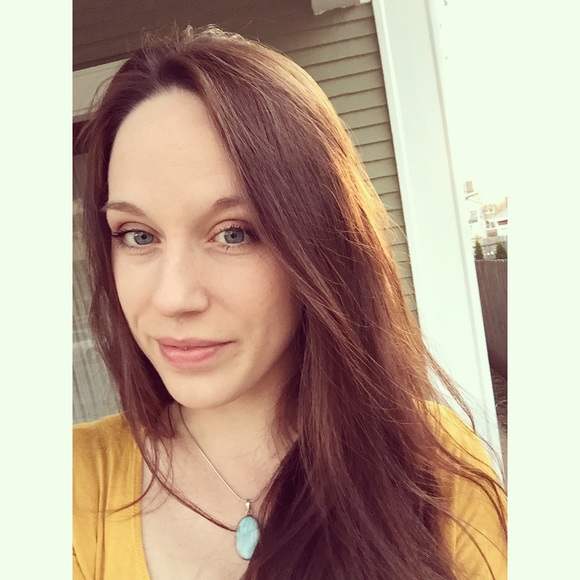 Meet your Posher, Trista! Like here to bookmark my closet! - Picture 1 of 1